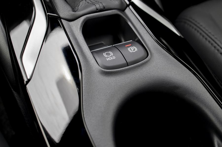Детали интерьера Toyota Corolla Sedan 2020 года  (ZA) (фото 30 из 40)